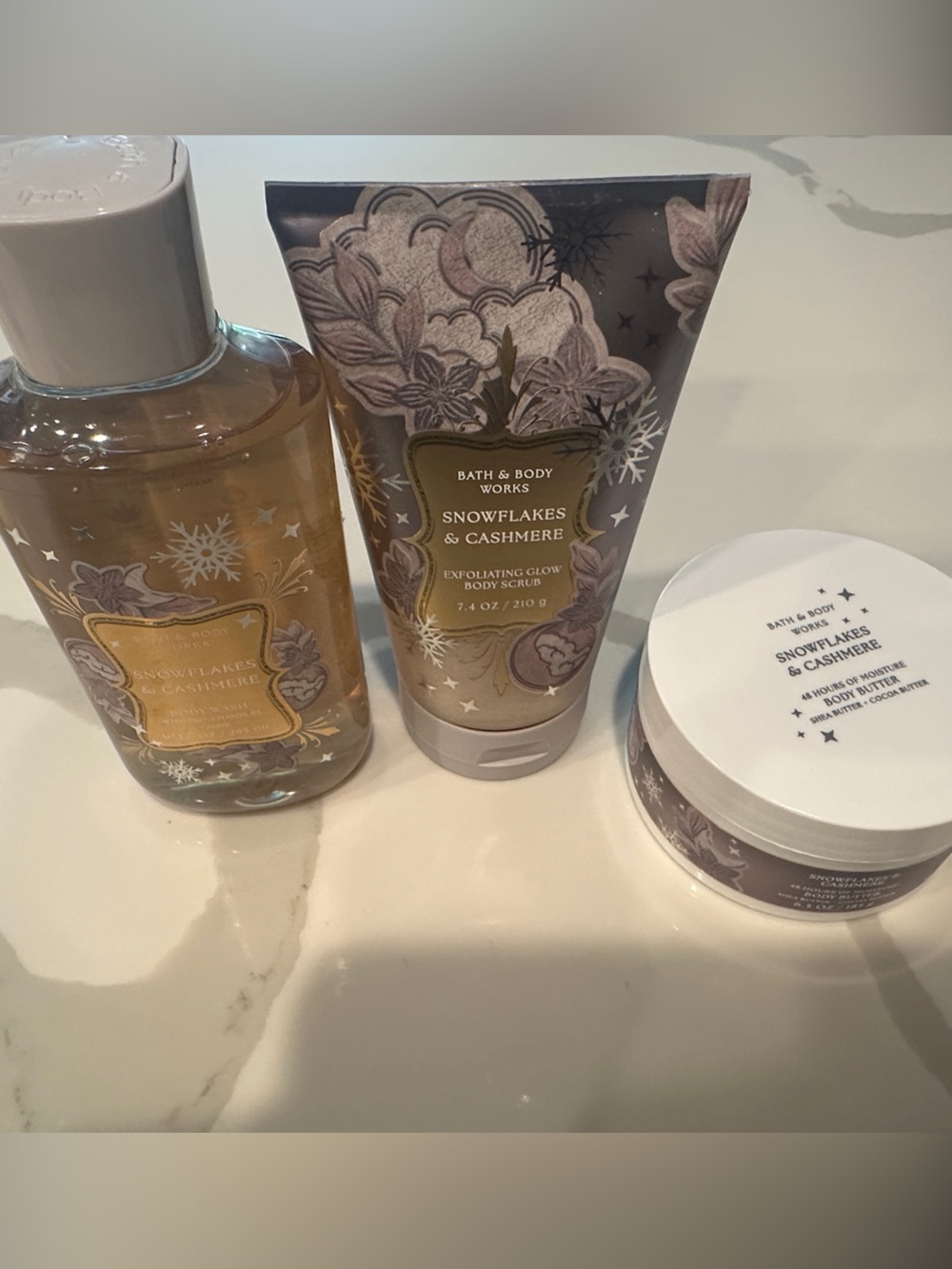 Bath & Body Works Snowflakes & Cashmere Set - body wash, scrub and butter